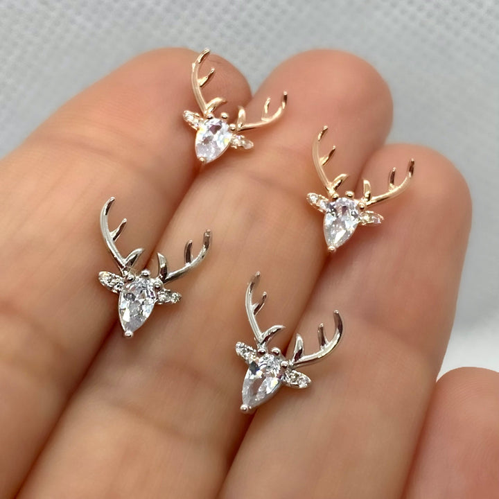 Blomsterörhängen med klar zirkon