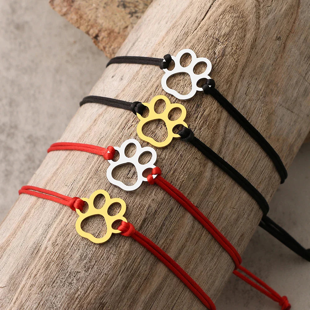 Tasselarmband med tassar – Justerbar i svart och rött design