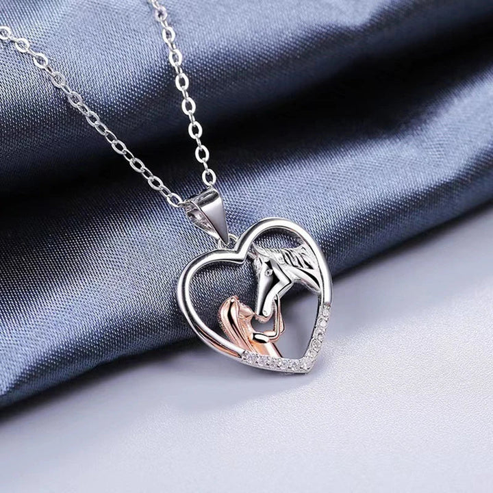 Vackert hjärta Zircon flicka och häst halsband