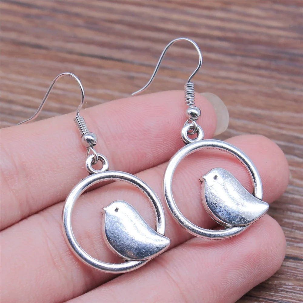 Vintage fågel charm droppörhängen – handgjorda boho-smycken