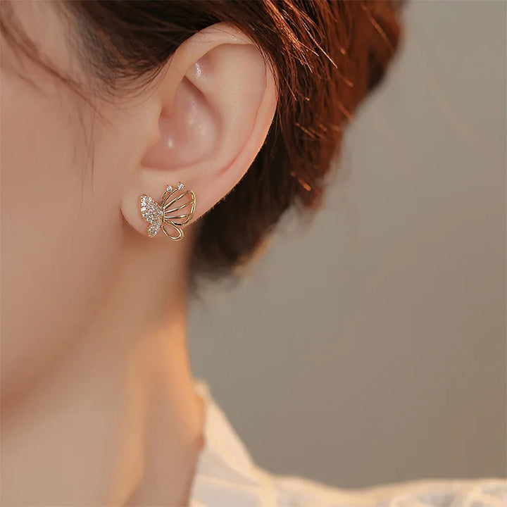 Elegant Zirkonfjäril studsörhängen